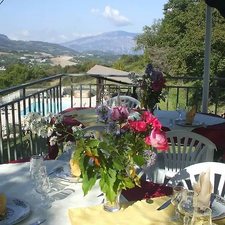 Gite/hotel Rolland * Saint-Vincent-les-Forts