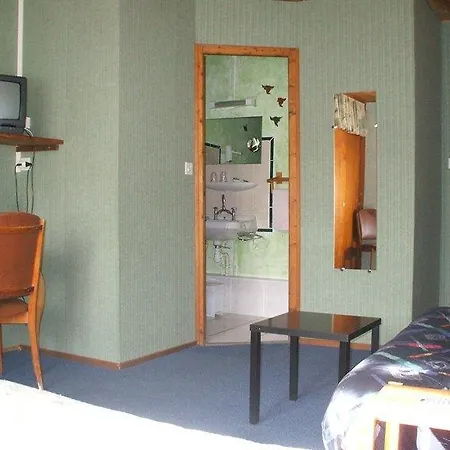 Gite/hotel Rolland 호텔 *
